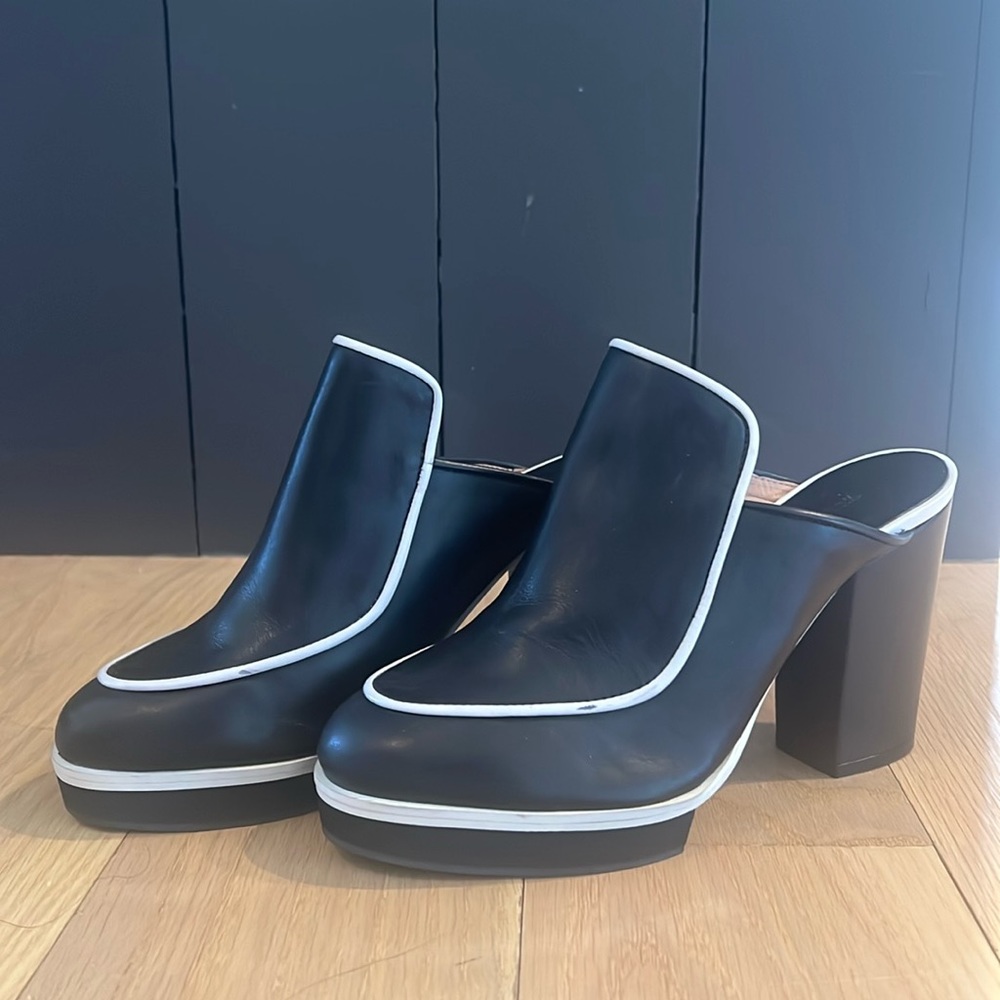 Never been worn! Won Hundred platform mules, size 38